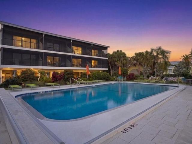 Condo for sale in Holmes Beach, Florida