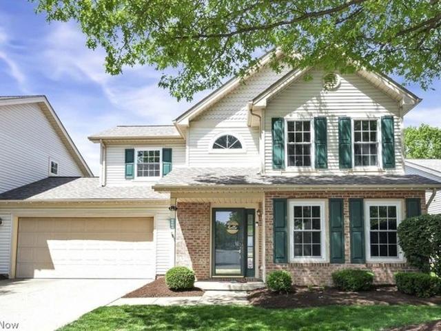 Townhouse for sale in Middleburg, Ohio