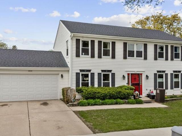 House for sale in Woodridge, Illinois