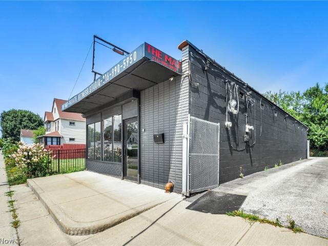Commercial for sale in Detroit - Shoreway, Cleveland