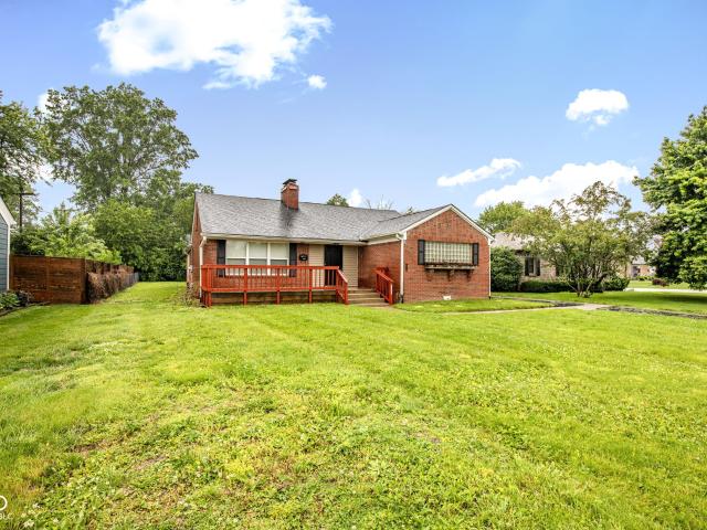 House for sale in Homecroft, Indiana