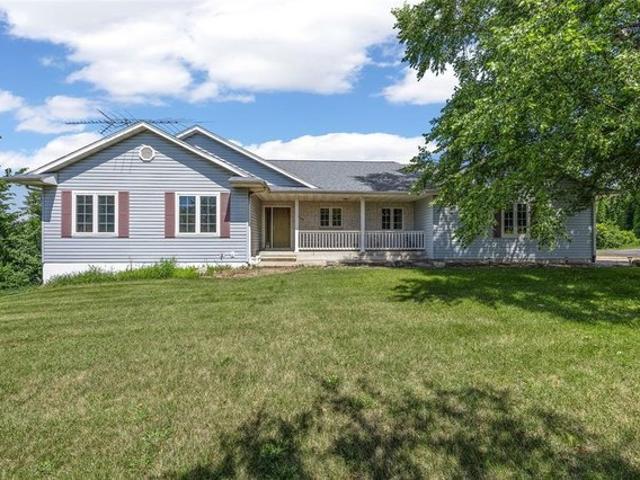 House for sale in Linn, Iowa