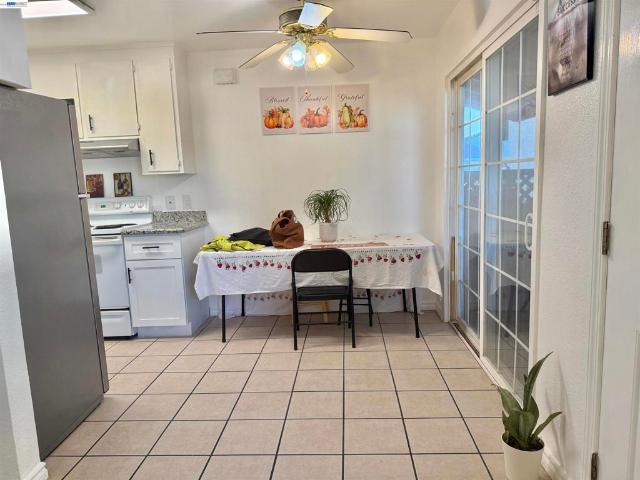 Townhouse for sale in San Leandro, California