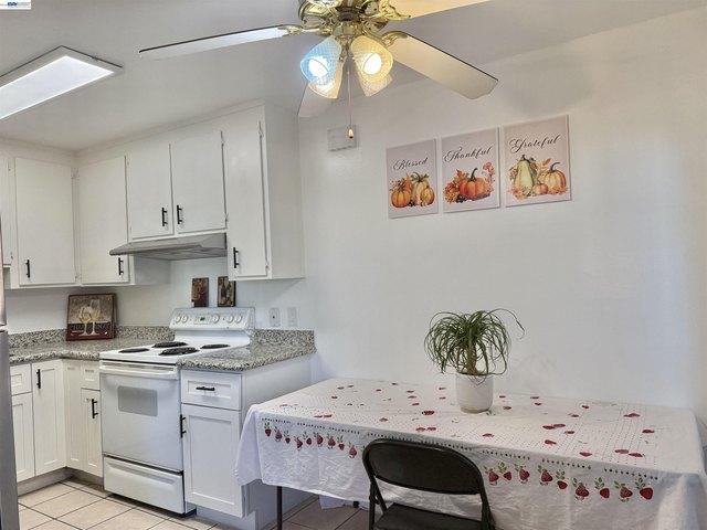 Townhouse for sale in San Leandro, California