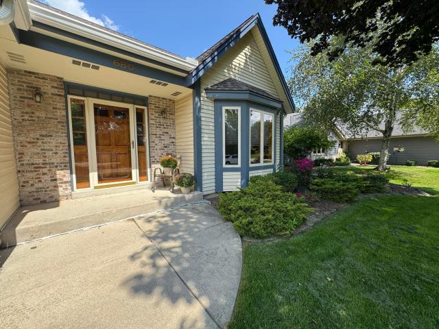 House for sale in Hartland, Wisconsin