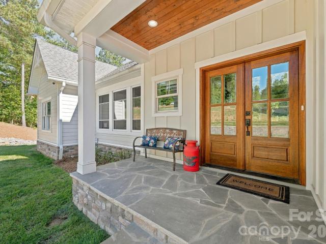 House for sale in McGalliard Pointe, Valdese