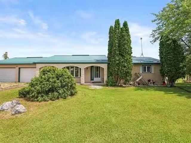 House for sale in Springfield, Manitoba