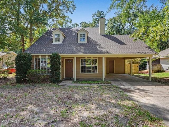 House for sale in Diamondhead, Mississippi