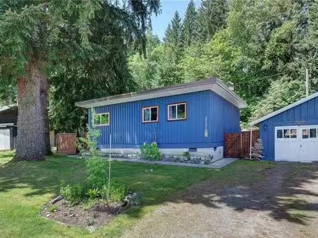 House for sale in Honeymoon Bay, British Columbia