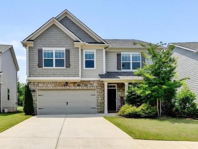 House for sale in Flowery Branch, Georgia