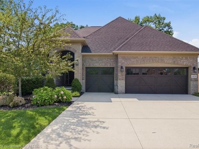 Condo for sale in West Bloomfield, Michigan