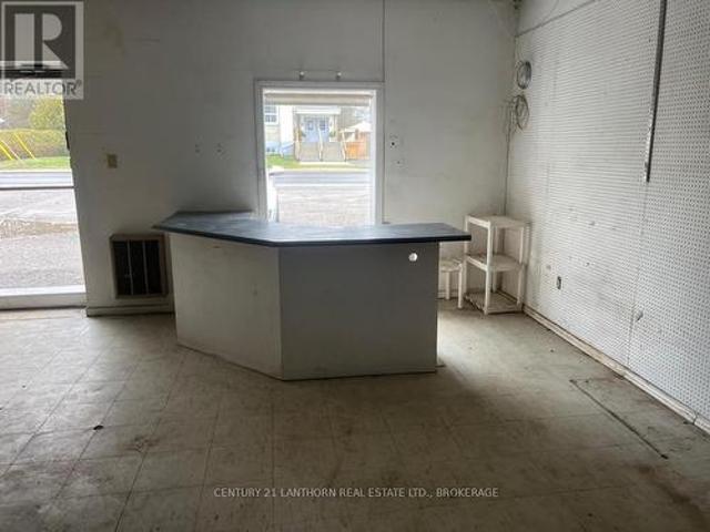 Commercial for rent in South Frontenac, Ontario