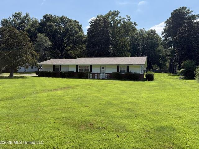 House for sale in Nesbit, Mississippi
