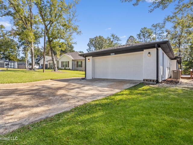 House for sale in Diamondhead, Mississippi