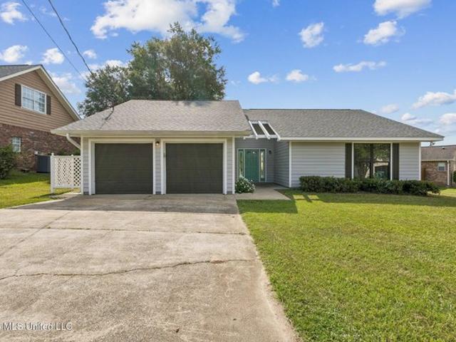 House for sale in Diamondhead, Mississippi