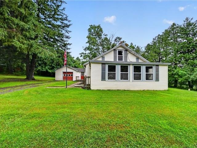 House for sale in Jamesville, New York