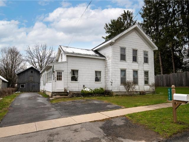 House for sale in Oneida, New York