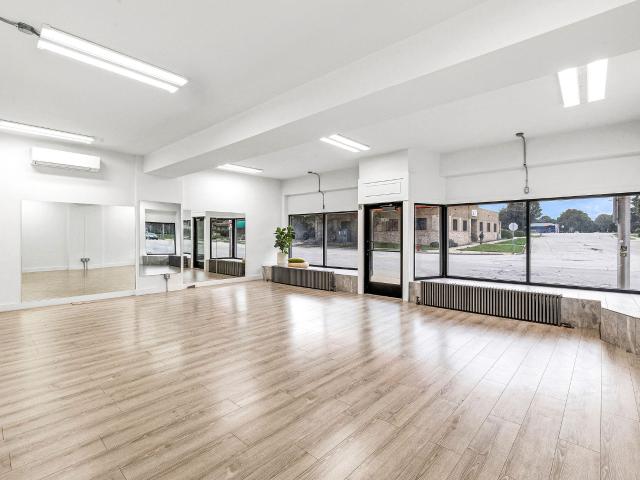 Commercial for sale in Wood Dale, West Allis