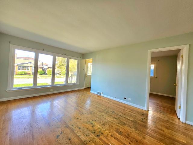 House for sale in Clearing, Chicago