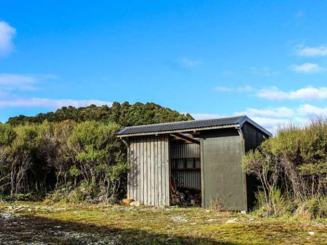House for sale in Charleston, West Coast