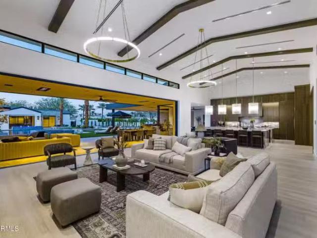 House for sale in Paradise Valley