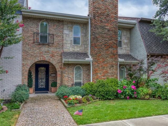 Townhouse for sale in Dallas, Texas