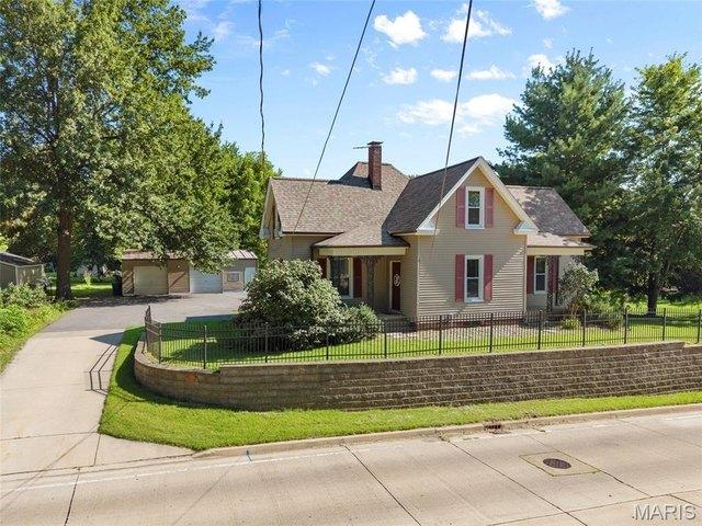 House for sale in Glen Carbon, Illinois