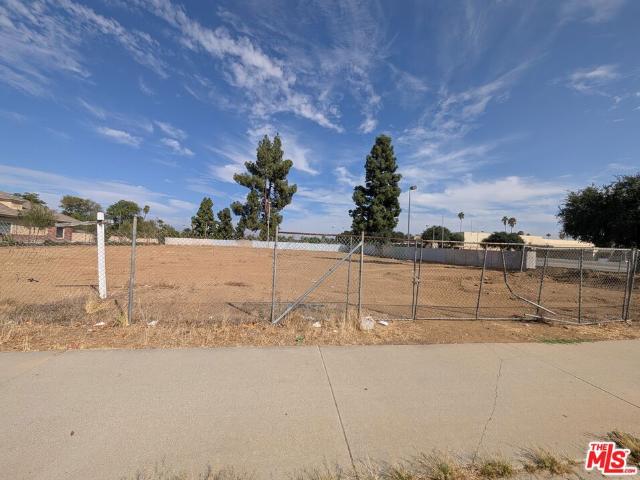 Land for sale in Magnolia Center, Riverside