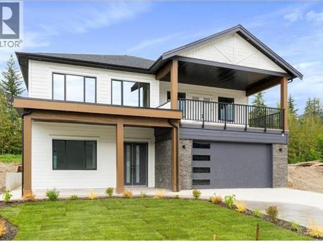 House for sale in Salmon Arm, British Columbia