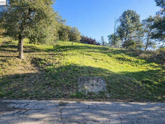 Land for sale in Oakland, California