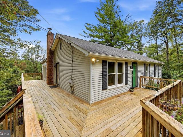 House for sale in Apple Mountain Lake, Warren County