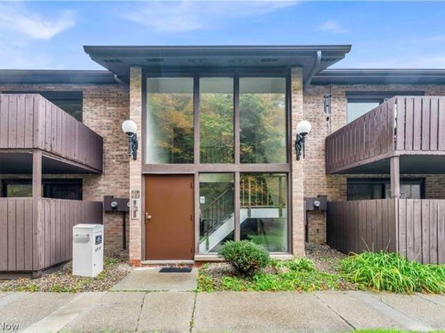 Condo for sale in Brecksville, Cuyahoga County