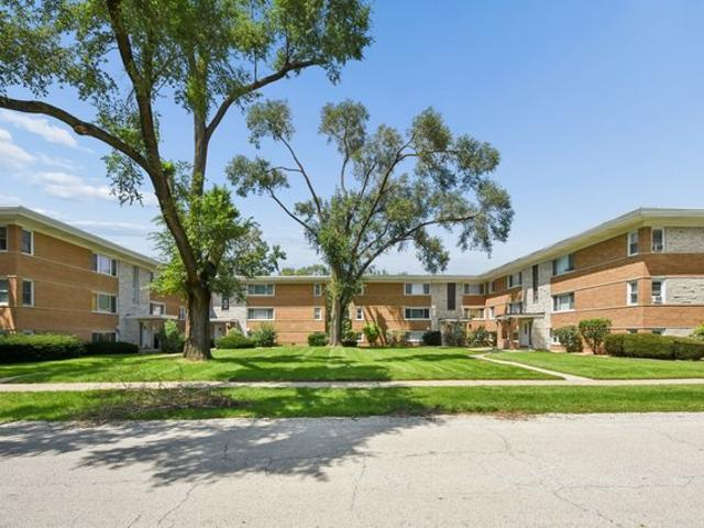 Condo for sale in Worth, Illinois