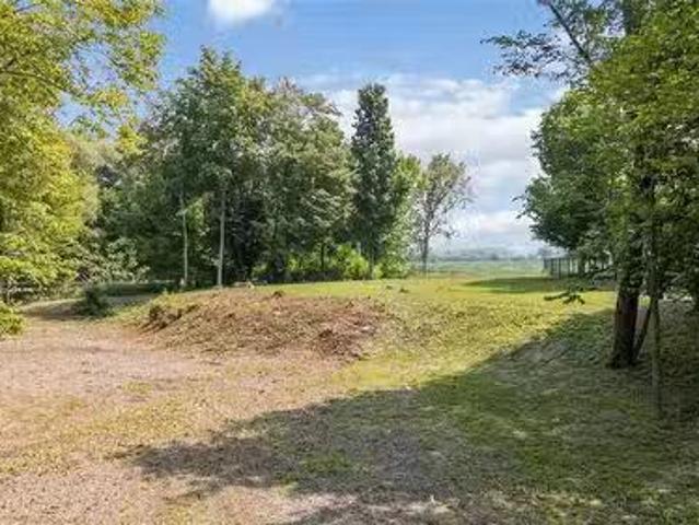 House for sale in Plympton–wyoming, Ontario