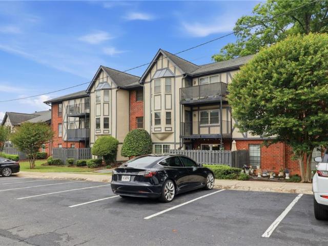 Condo for sale in Sandy Springs, Georgia