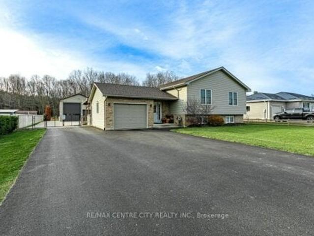 House for sale in Ontario