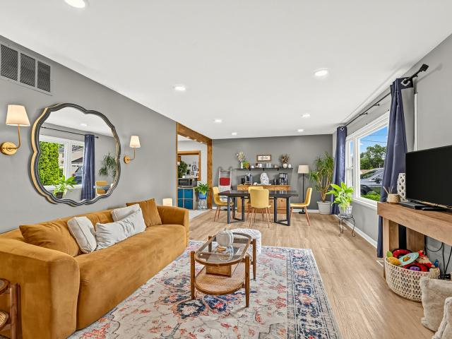 House for sale in Worth, Illinois
