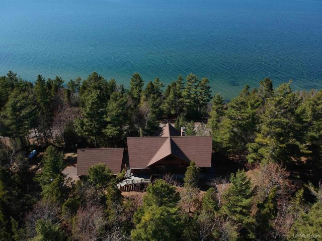 House for sale in Allouez