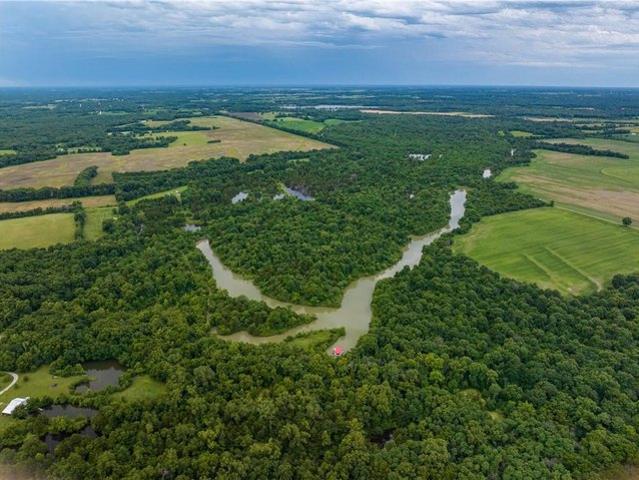 House for sale in Calhoun, Missouri