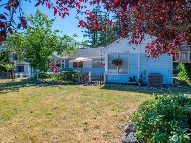 House for sale in Oak Harbor, Washington