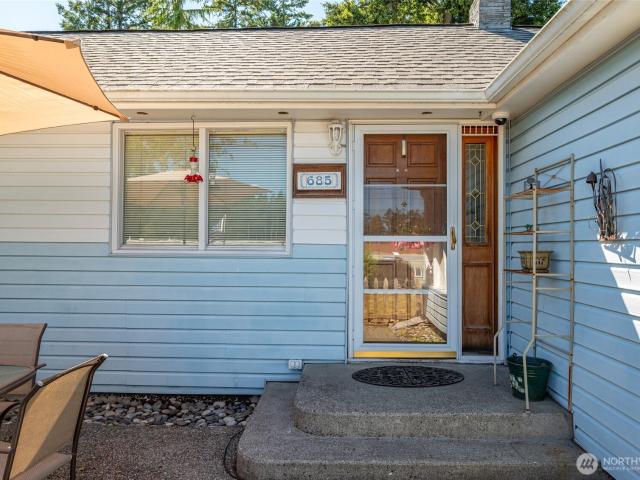 House for sale in Oak Harbor, Washington