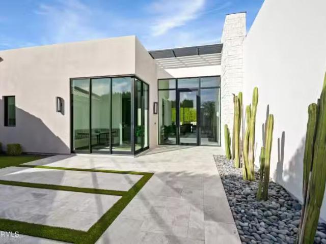 House for sale in Paradise Valley