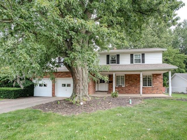 House for sale in Bretton Ridge/Cambridge Crossings, North Olmsted