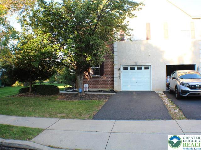 Townhouse for sale in Lower Macungie Township, Lehigh County