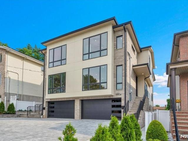 Townhouse for sale in Fairview, New Jersey