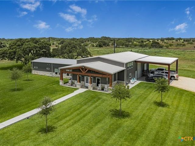 House for sale in Yoakum, DeWitt County