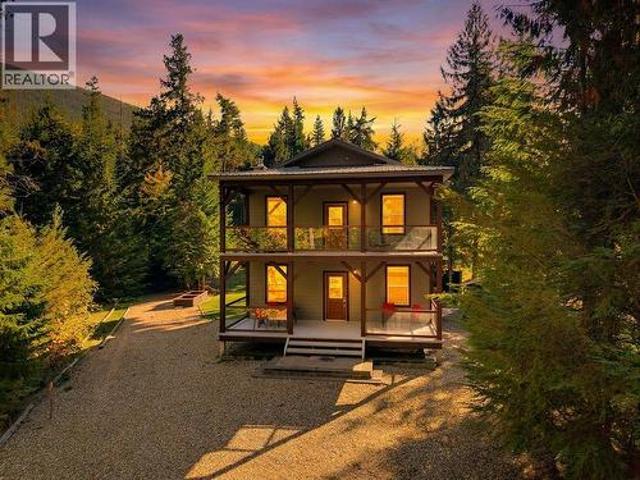 House for sale in Swansea Point, Area E (Eagle River Valley)