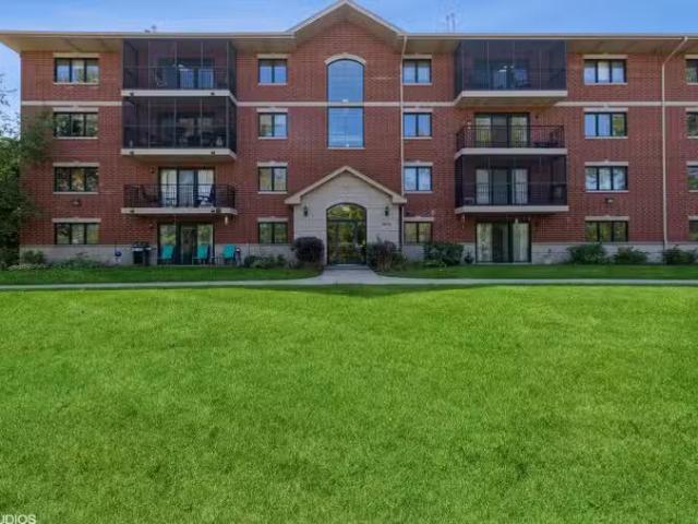 Condo for sale in Bedford Park