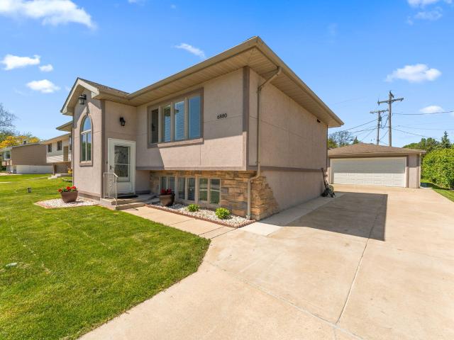 House for sale in Crown Point, Indiana