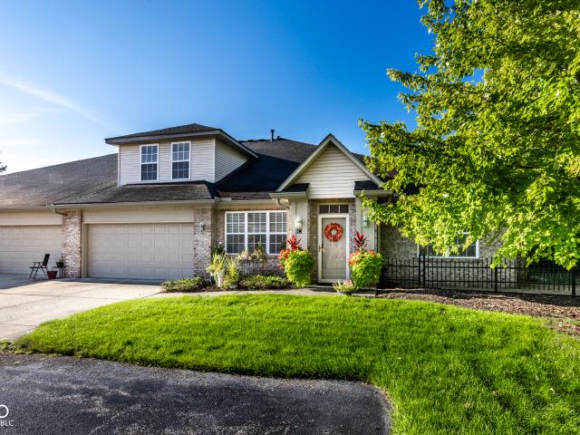 Condo for sale in Avon, Indiana